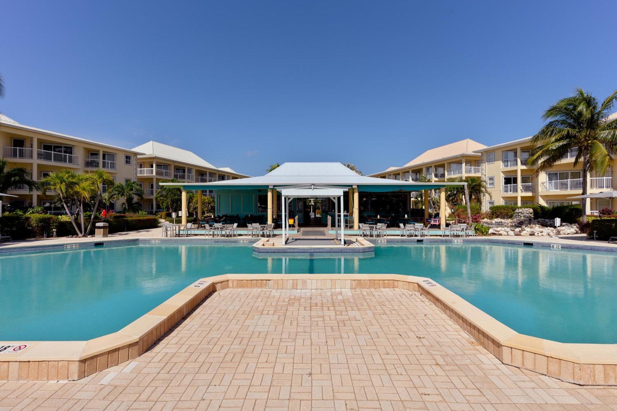 The Grand Caymanian Resort George Town Extérieur photo