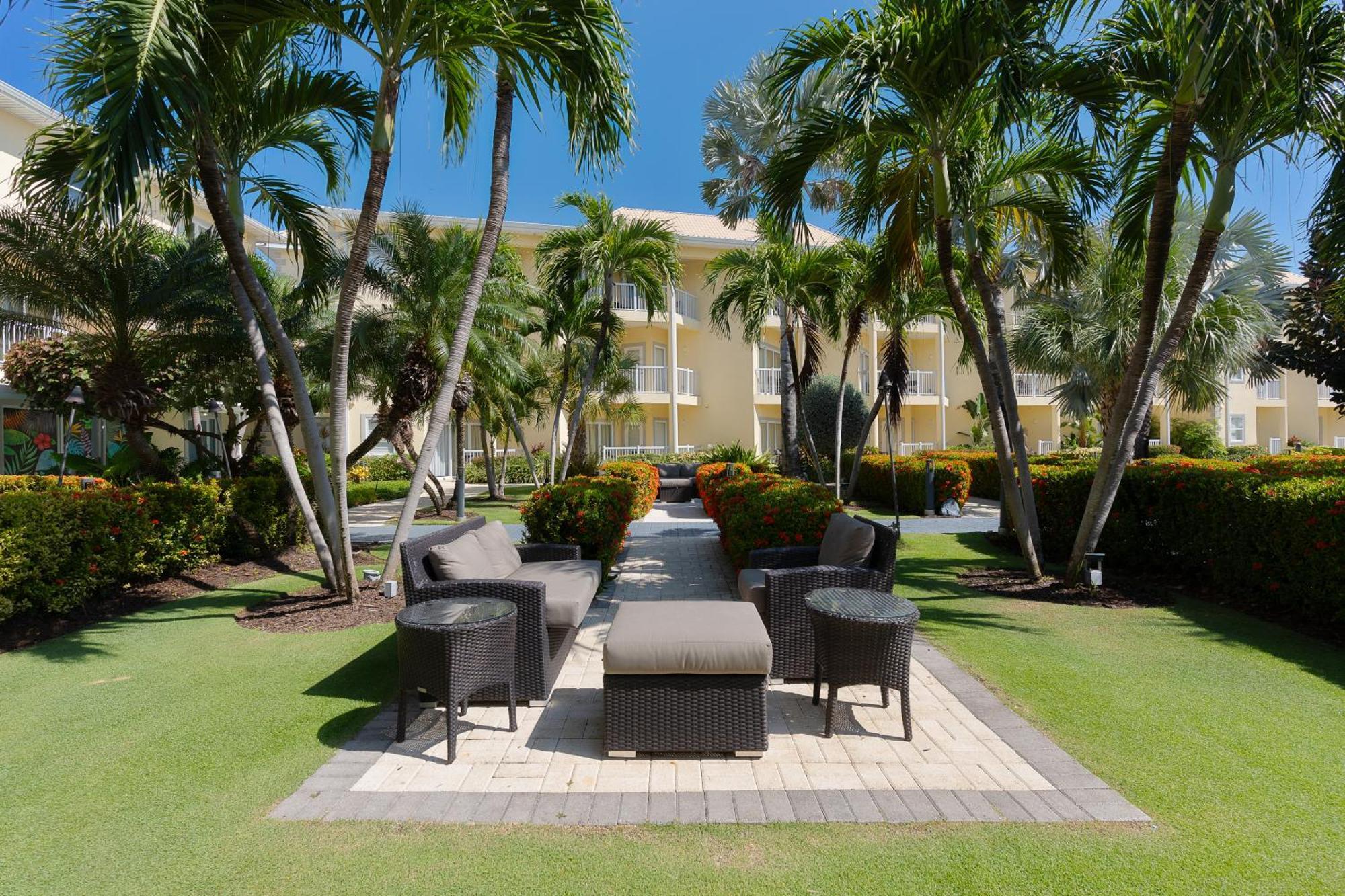 The Grand Caymanian Resort George Town Extérieur photo